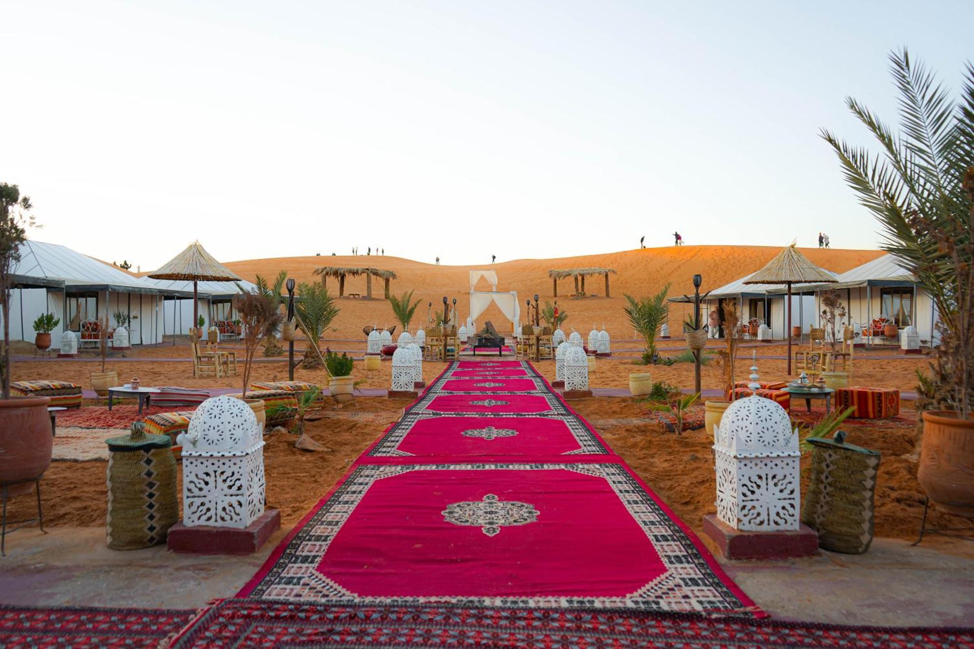 Young Luxury Camp Merzouga Εξωτερικό φωτογραφία